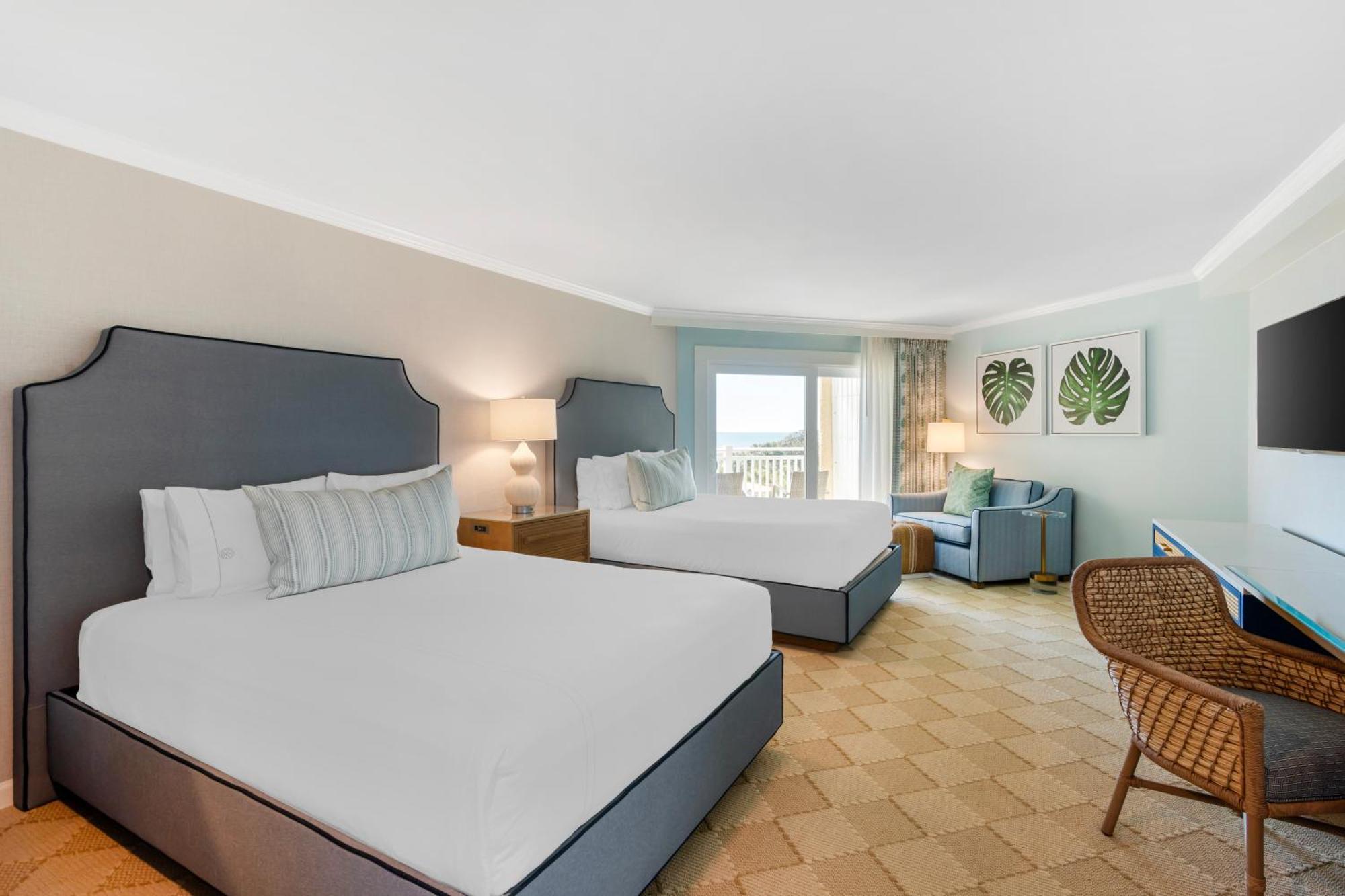 Partial Ocean View Studio Suite – 2 Queen Beds